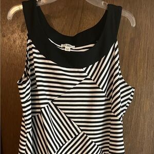 CATO Shift Dress Black and White Design Sleeveless 22/24W (P to P = 23) Like New